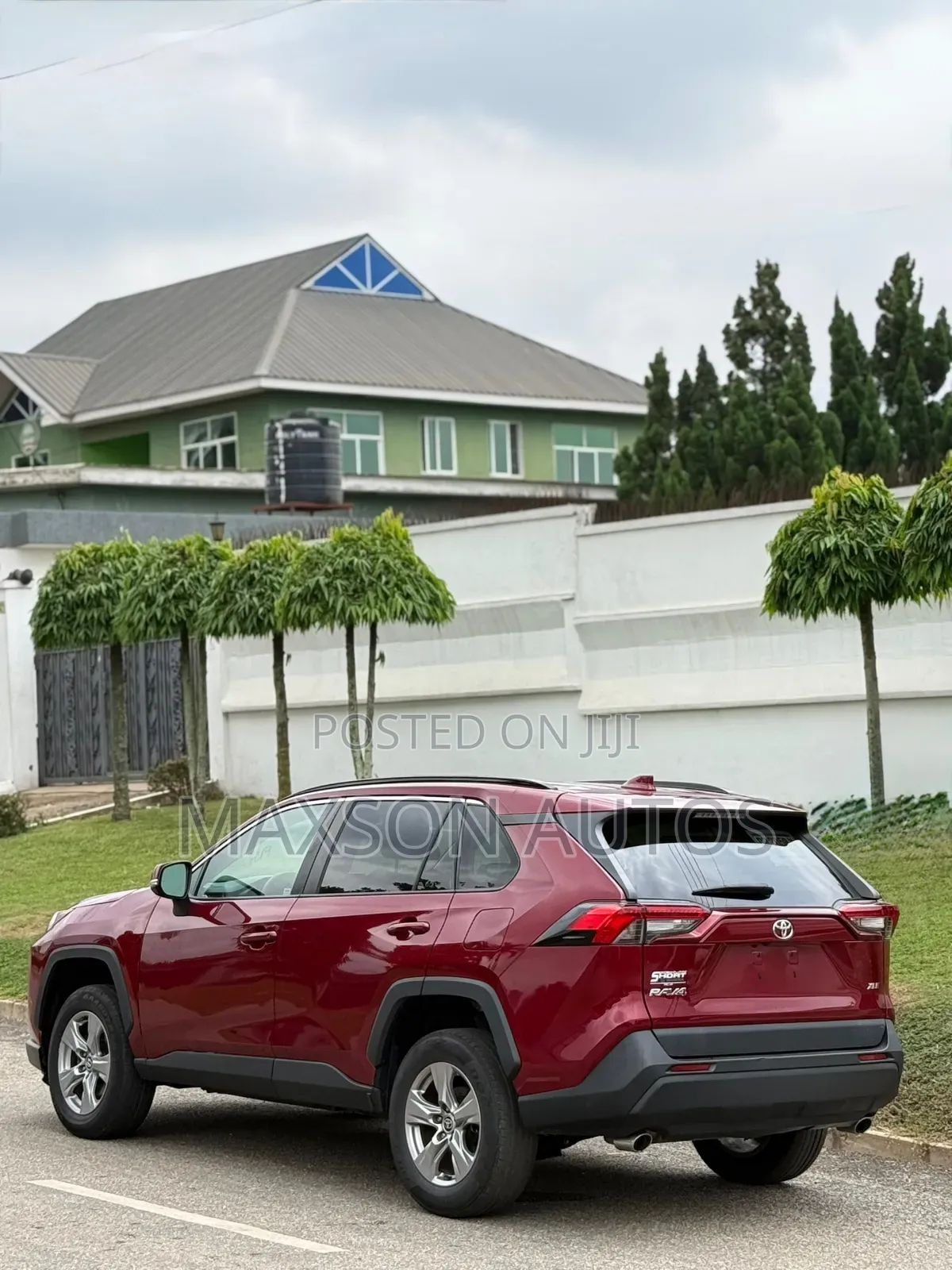 Toyota RAV4 2022 Red