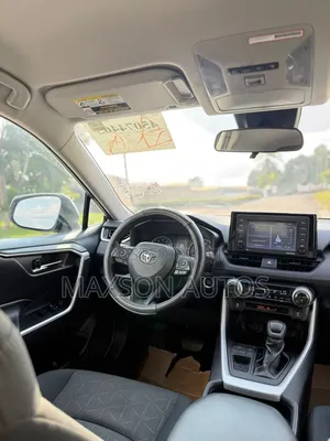 Toyota RAV4 2021 Silver