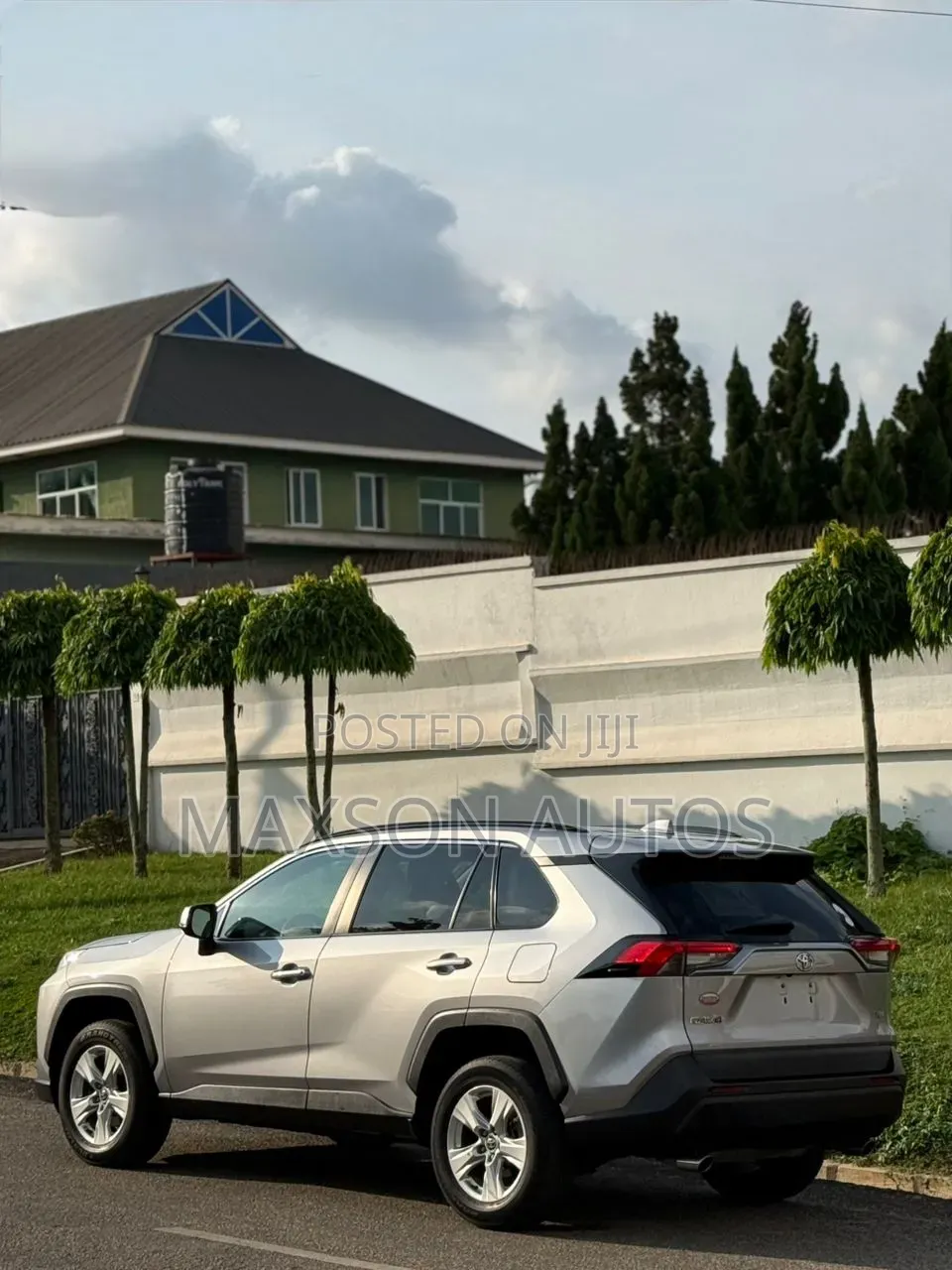 Toyota RAV4 2021 Silver