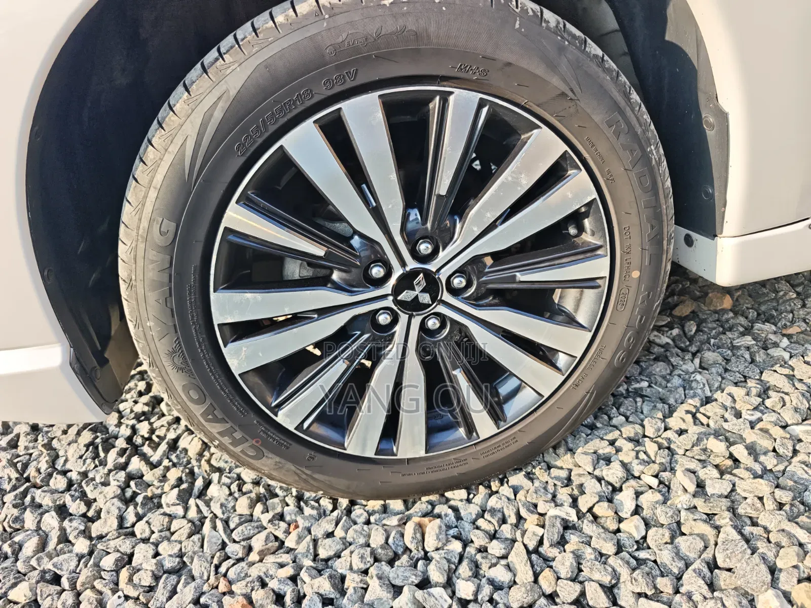 Mitsubishi Outlander 2021 White
