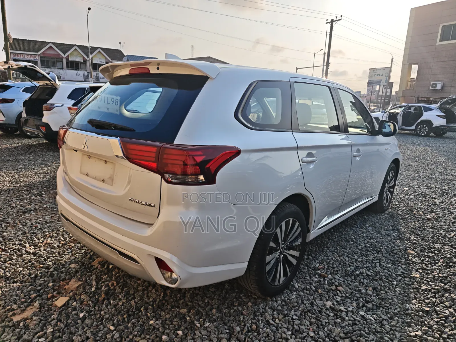 Mitsubishi Outlander 2021 White