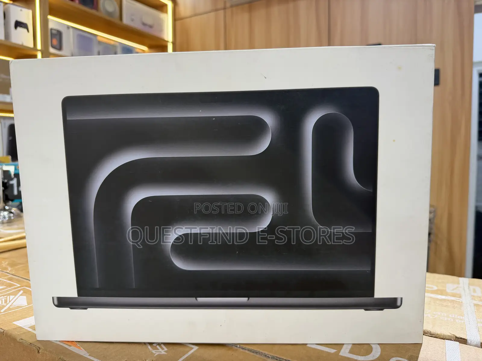 New Laptop Apple MacBook Pro 2023 M3 Pro 18GB Apple M3 Pro SSD 512GB
