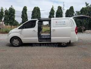 Hyundai Starex 2018 White