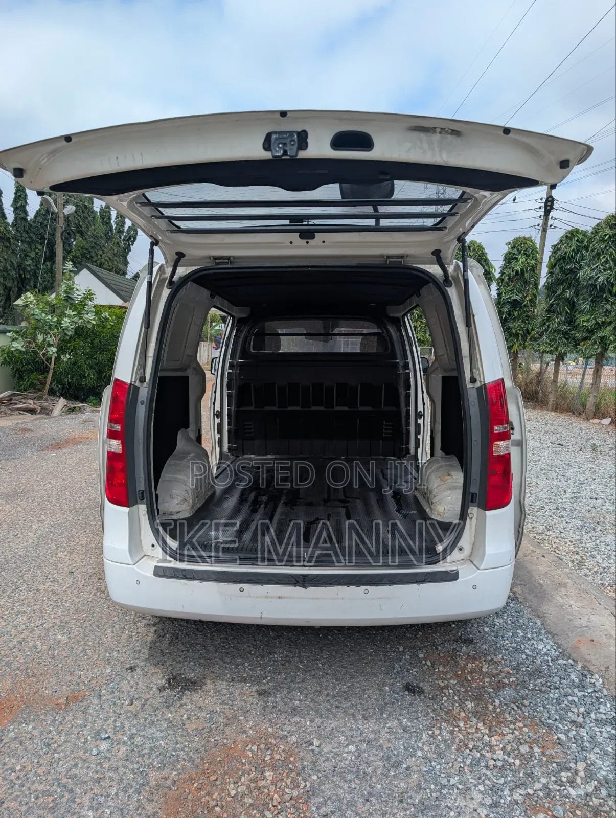 Hyundai Starex 2018 White
