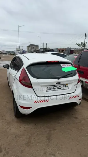 Ford Fiesta SE Hatchback 2012 White