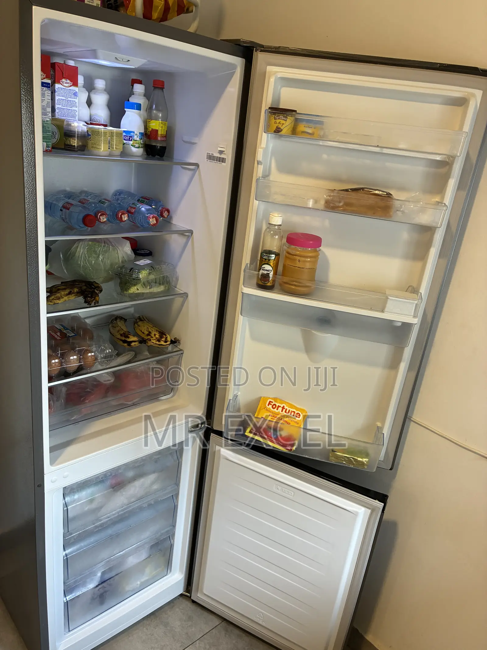 268L Hisense Refrigerator. Brand New Condition.