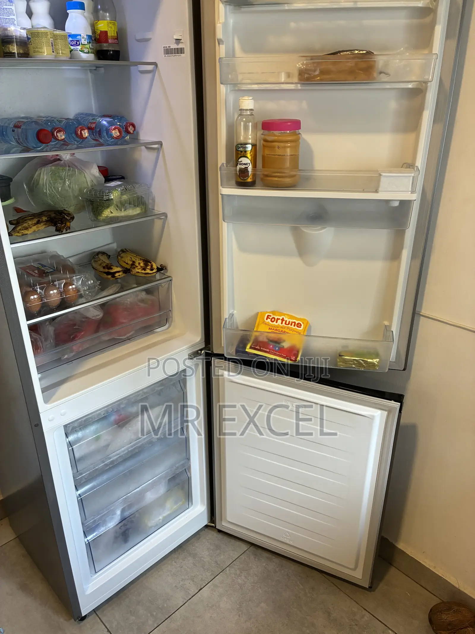 268L Hisense Refrigerator. Brand New Condition.