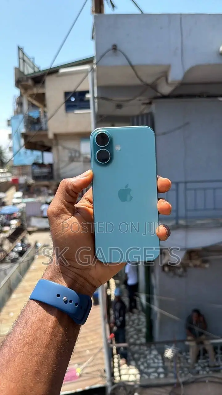 New Apple iPhone 16 128 GB Blue