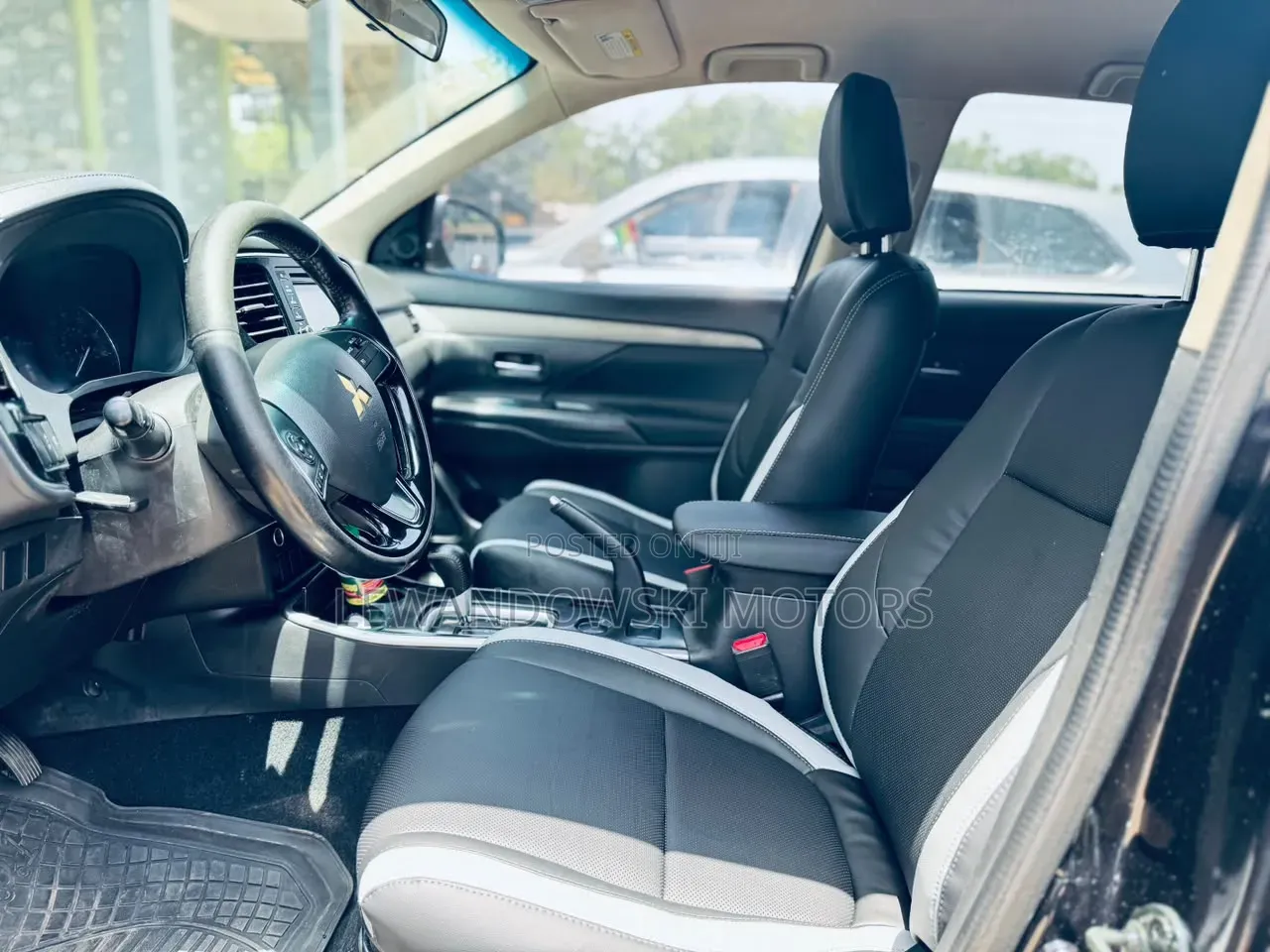Mitsubishi Outlander 2017 Black