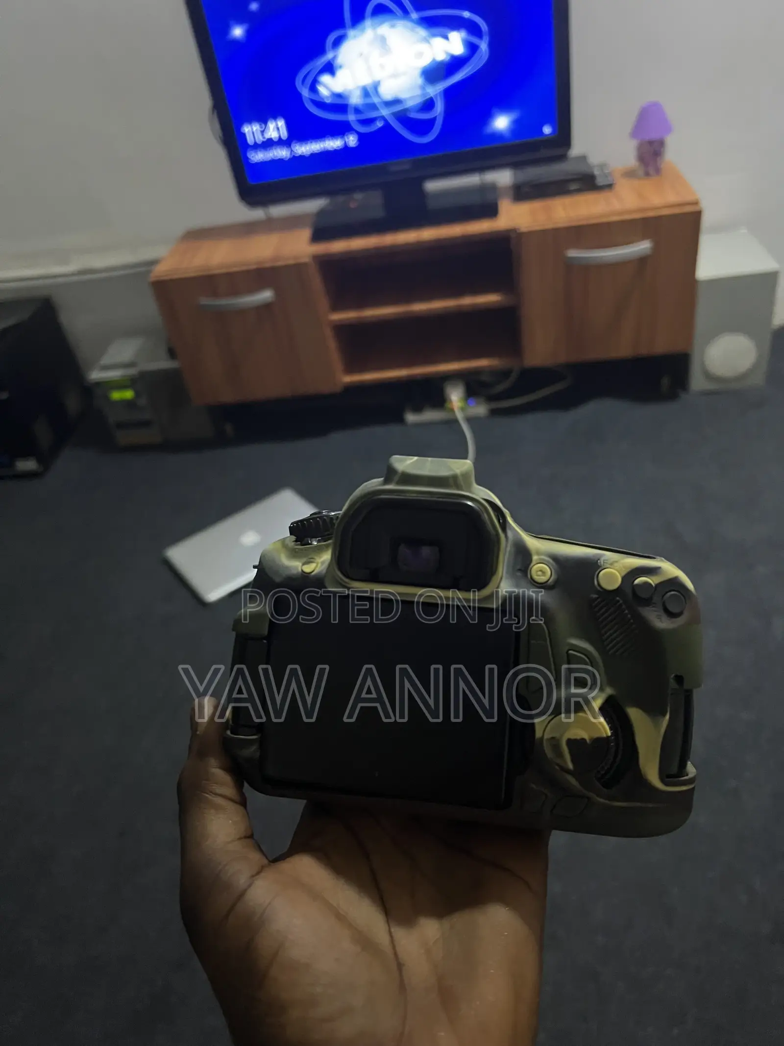 DSLR Camera