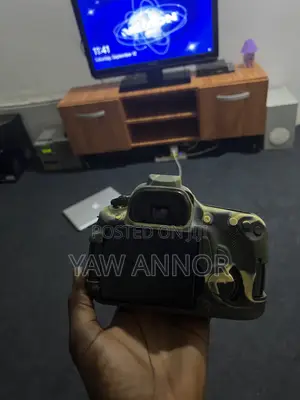 DSLR Camera