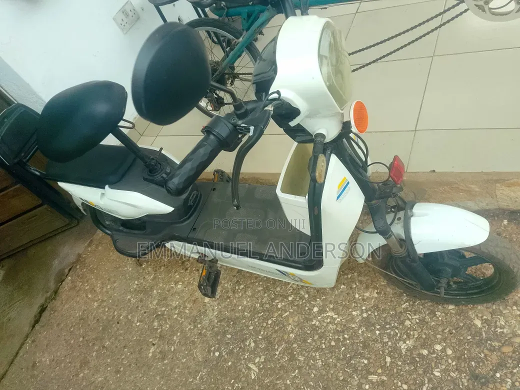 Custom Built Motorcycles 2025 White