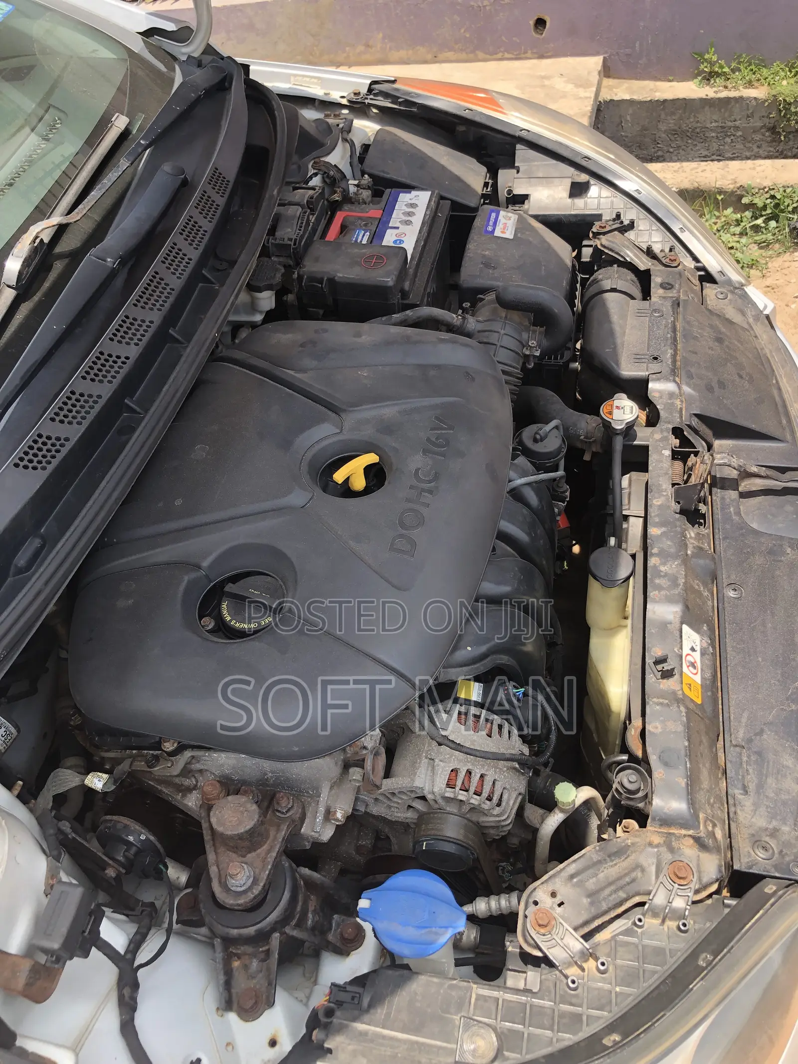 Hyundai Elantra Limited Sedan FWD (1.8L 4cyl 6A) 2013 Silver