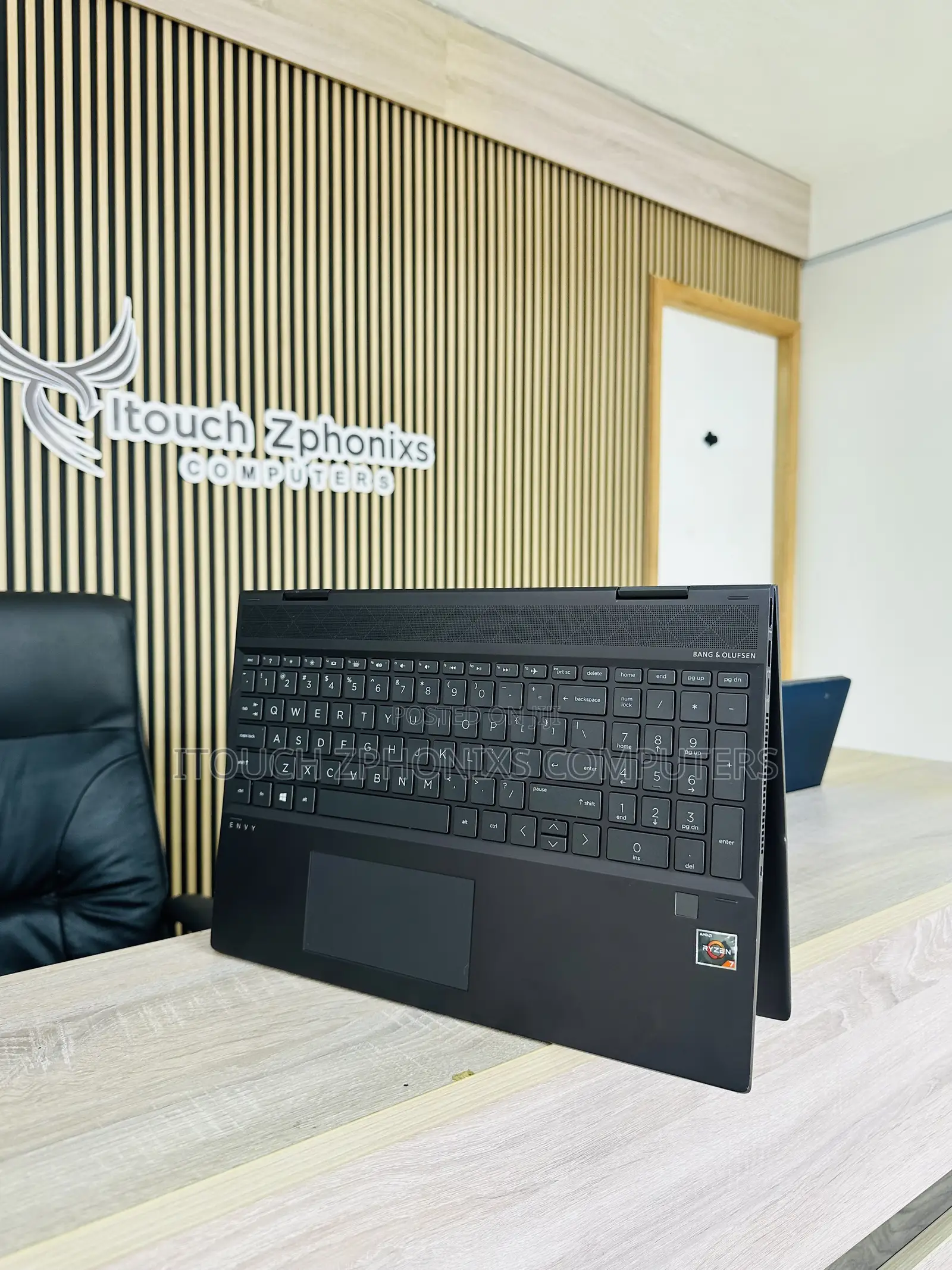 Laptop HP Envy x360 Convertible 15 es2xx 16GB AMD Ryzen 7 SSD 512GB