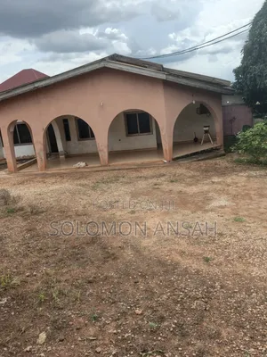 6bdrm House in Free Will Agency, Kumasi Metropolitan for sale