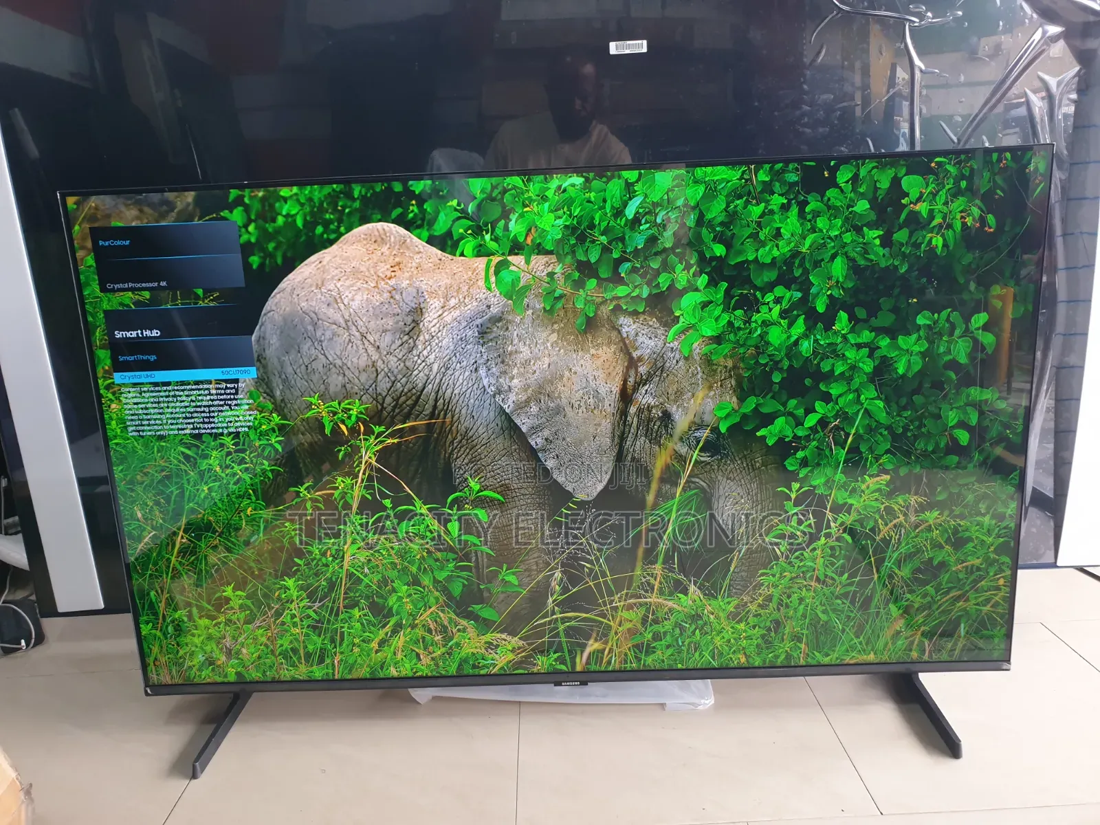 2024/24 Samsung 50"crystal Uhd HDR Smart Satellite TV