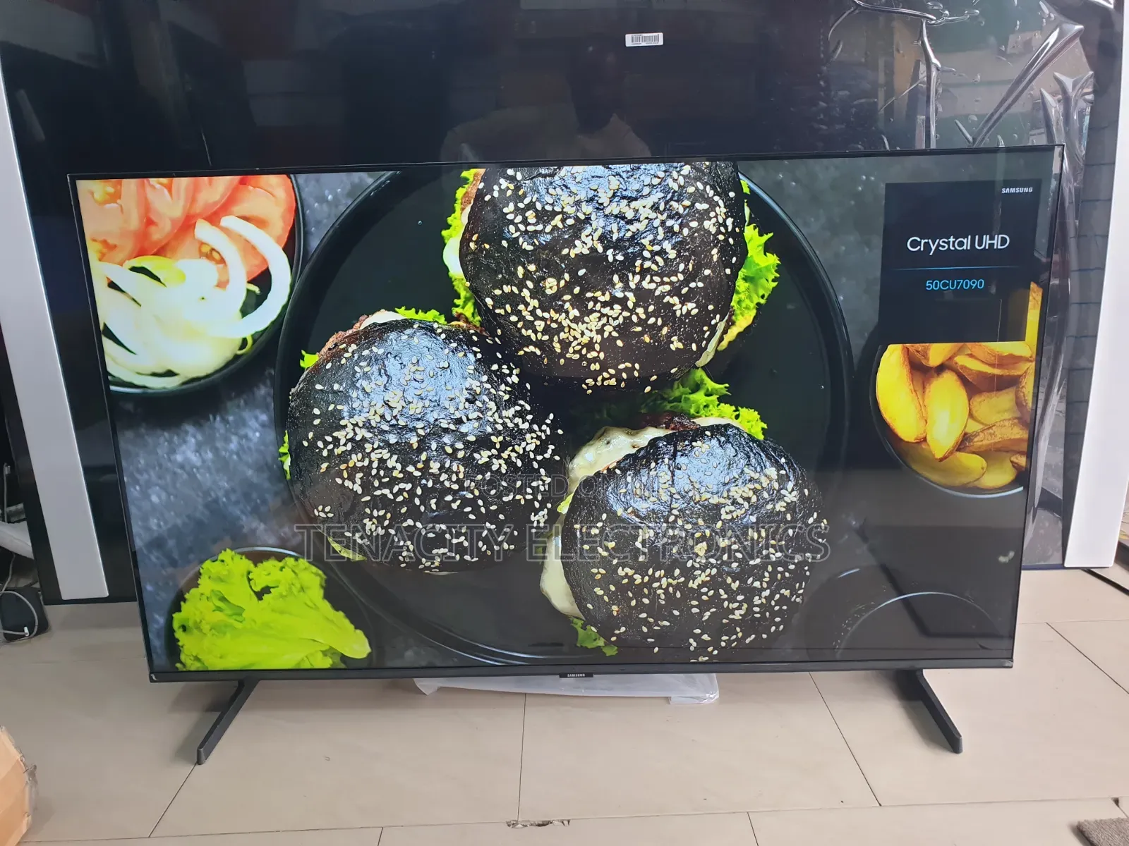 2024/24 Samsung 50"crystal Uhd HDR Smart Satellite TV