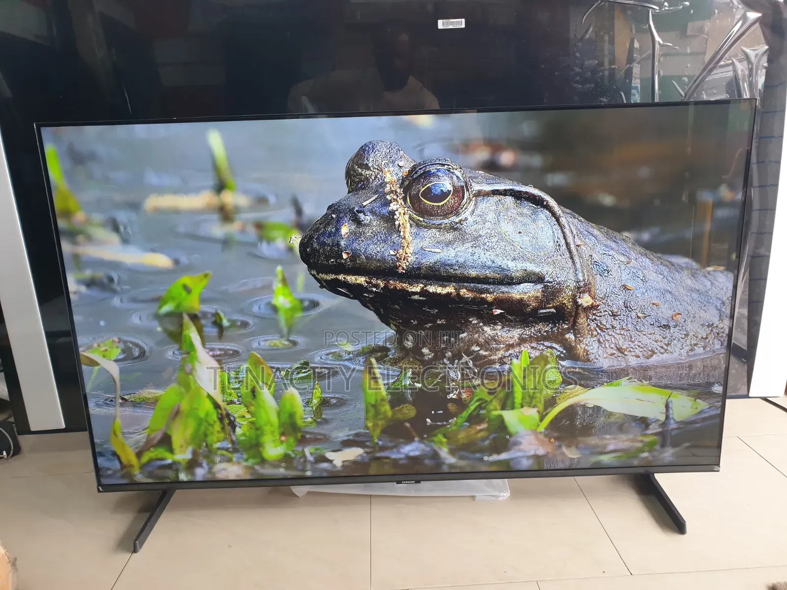 2024/24 Samsung 50"crystal Uhd HDR Smart Satellite TV