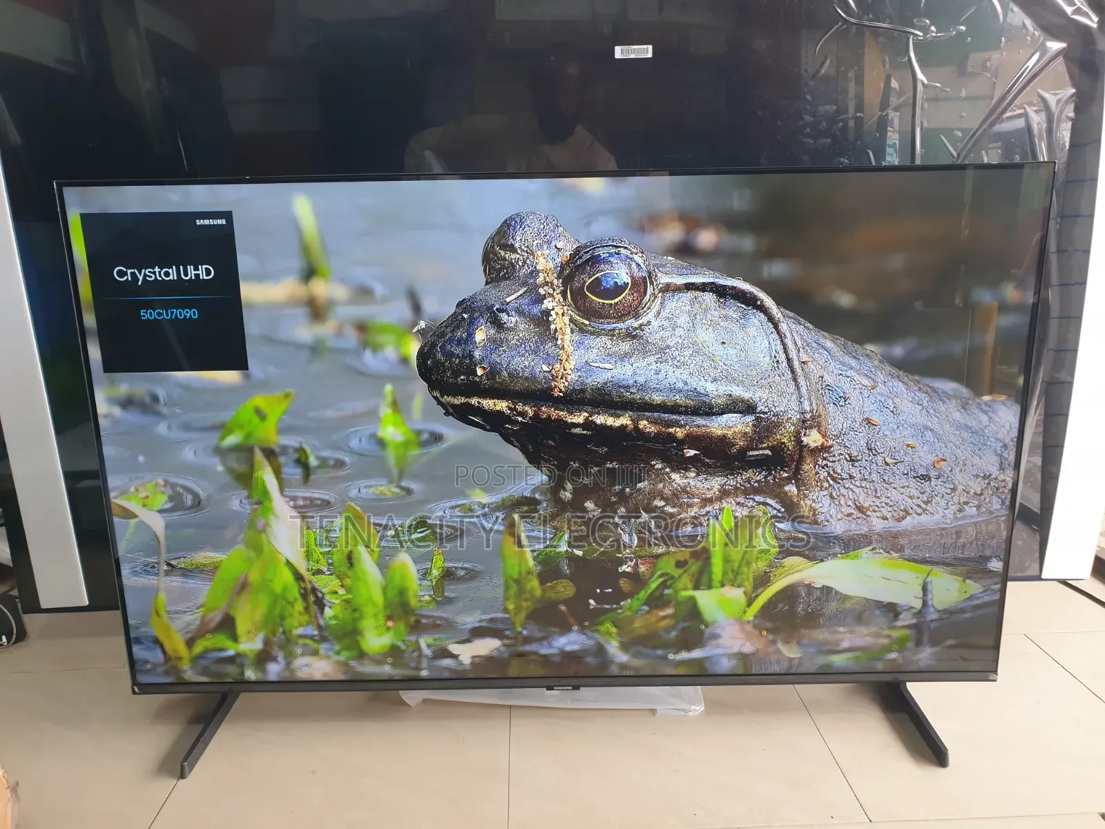 2024/24 Samsung 50"crystal Uhd HDR Smart Satellite TV