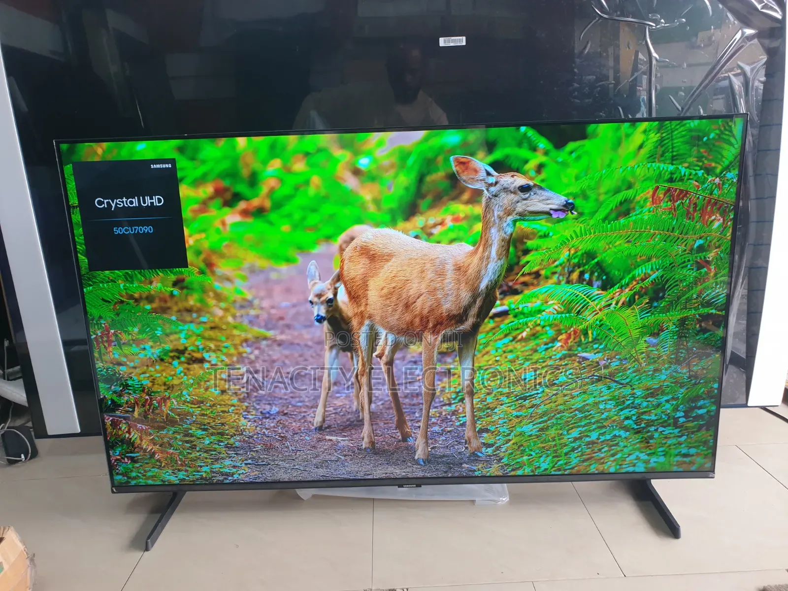 2024/24 Samsung 50"crystal Uhd HDR Smart Satellite TV