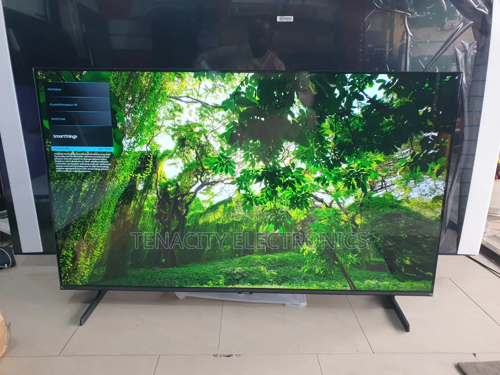 2024/24 Samsung 50"crystal Uhd HDR Smart Satellite TV