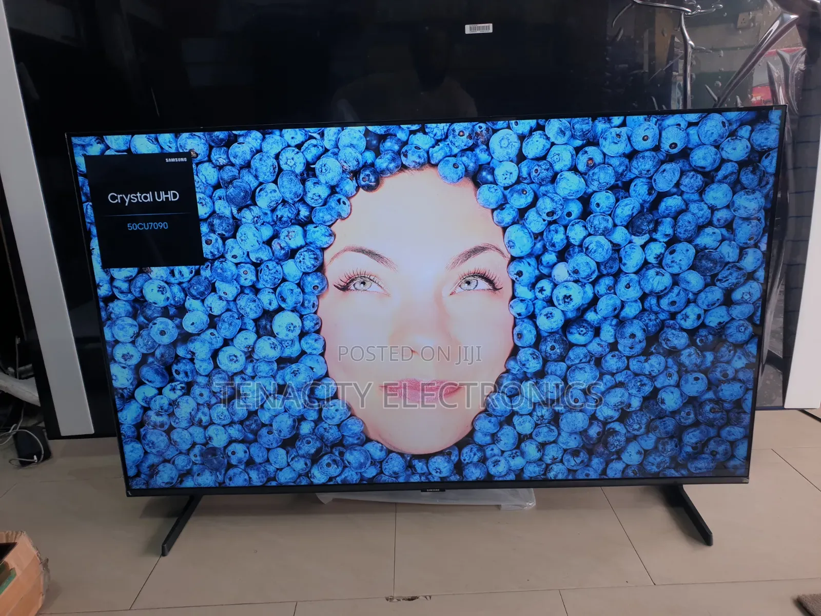 2024/24 Samsung 50"crystal Uhd HDR Smart Satellite TV