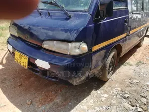 Hyundai H-100 2002 Blue