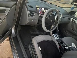 Hyundai Elantra GLS Sedan FWD (1.8L 4cyl 6A) 2013 Silver
