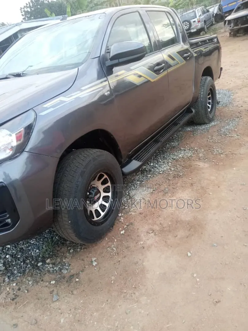 Toyota Hilux 2.8 Diesel 2020 Gray