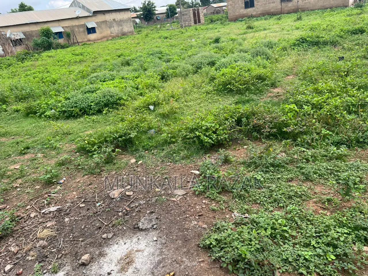A Plot Land for Sale in Kalariga/Target