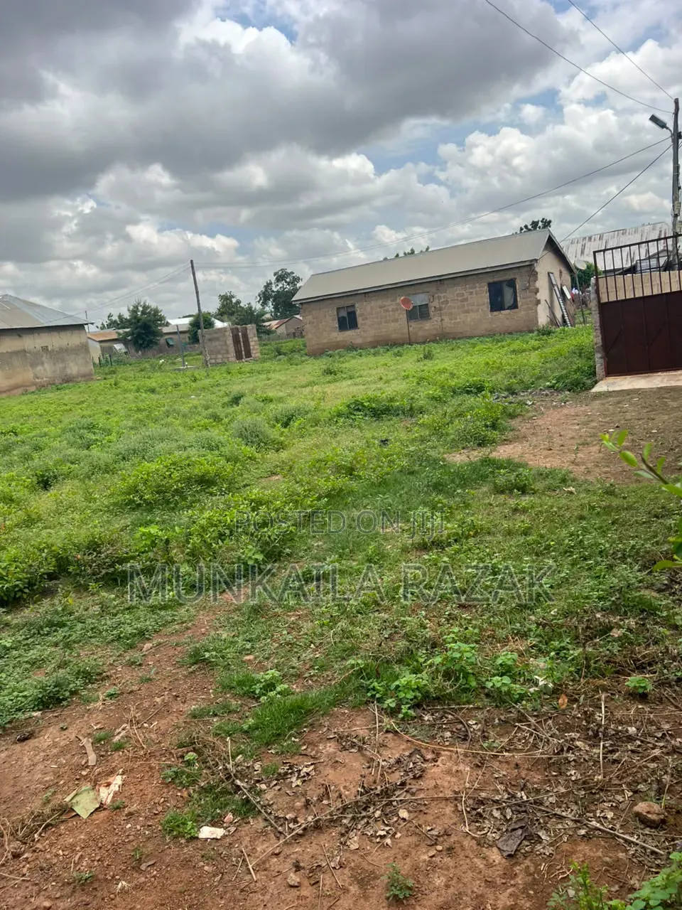 A Plot Land for Sale in Kalariga/Target