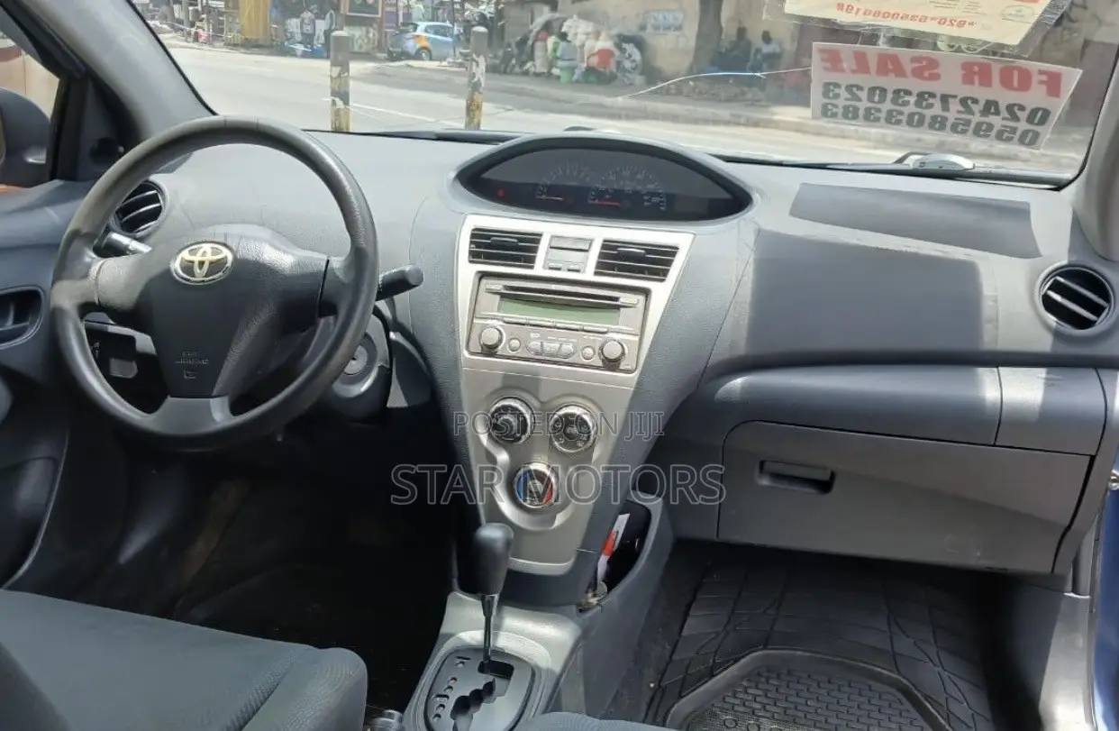Toyota Yaris 2012 Blue