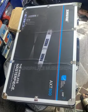 Shure AXT 800 2in1 Professional Handheld Wireless Microphone