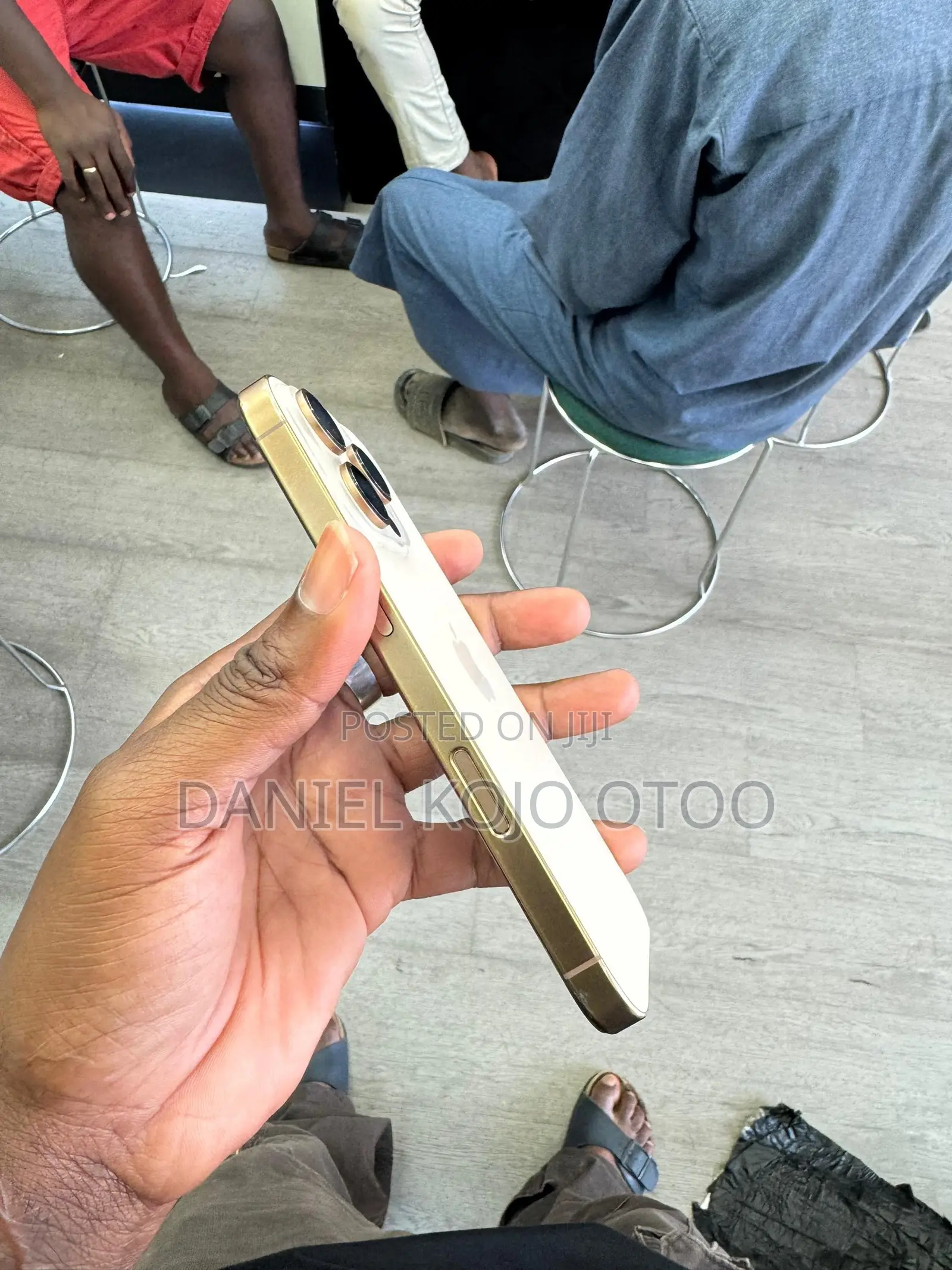 Apple iPhone 16 Pro 256 GB Gold