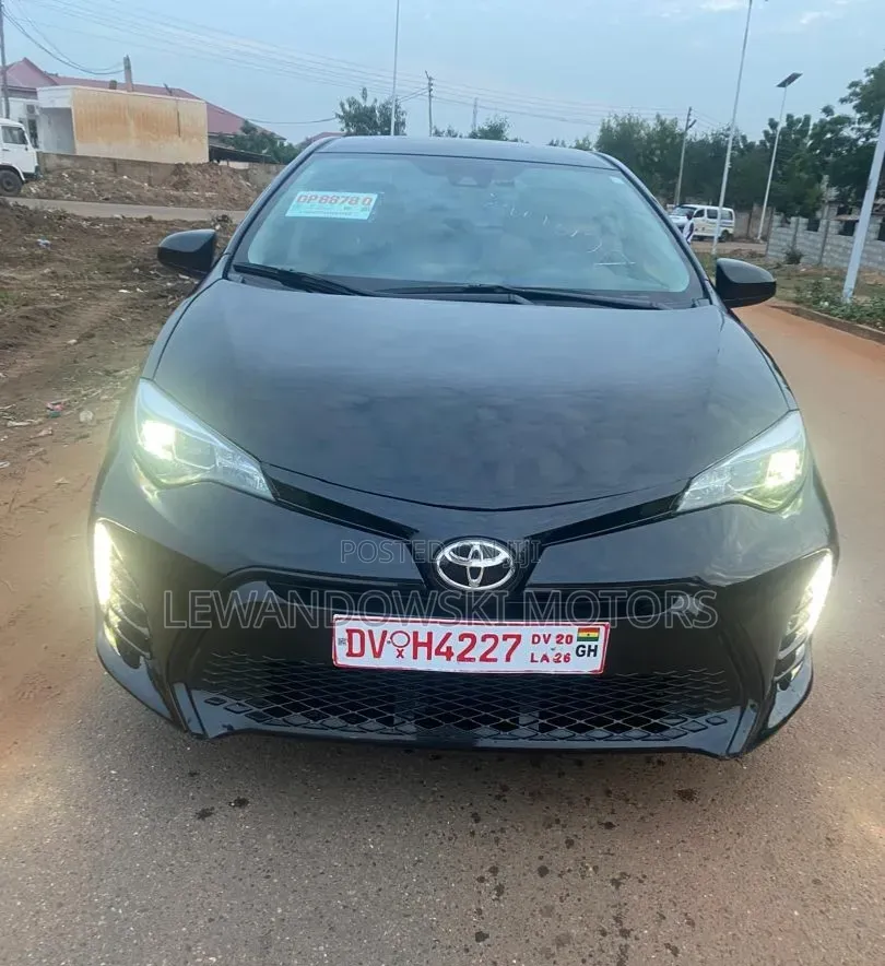 Toyota Corolla LE Eco (1.8L 4cyl 2A) 2018 Black