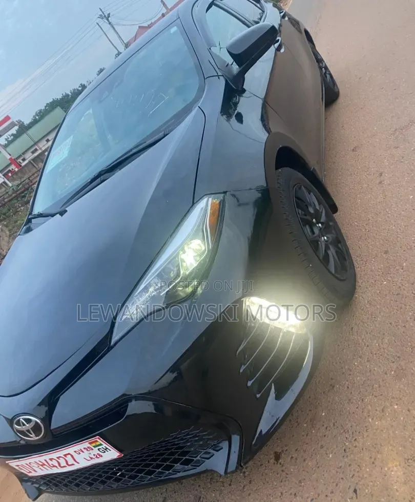 Toyota Corolla LE Eco (1.8L 4cyl 2A) 2018 Black
