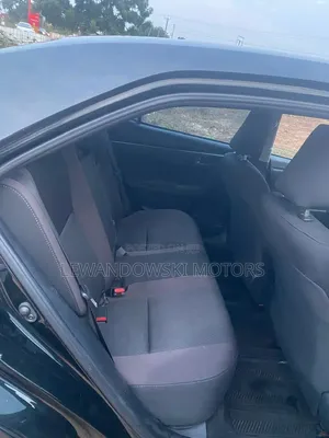 Toyota Corolla LE Eco (1.8L 4cyl 2A) 2018 Black