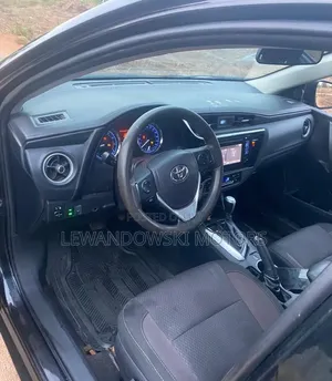 Toyota Corolla LE Eco (1.8L 4cyl 2A) 2018 Black