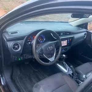 Toyota Corolla LE Eco (1.8L 4cyl 2A) 2018 Black