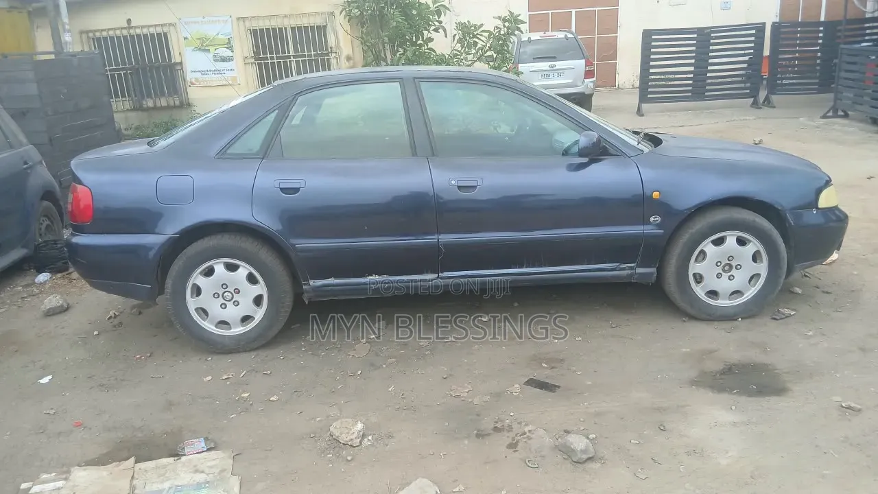 Audi A4 1997 Blue