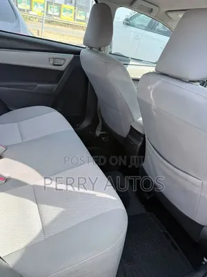 Toyota Corolla LE 4dr Sedan (1.8L 4cyl CVT) 2014 White