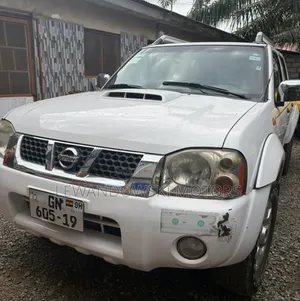 Nissan Hardbody 2019 White