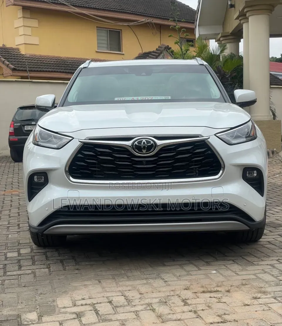 Toyota Highlander Platinum AWD 2024 White