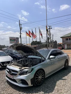 Mercedes-Benz C300 2016 Silver