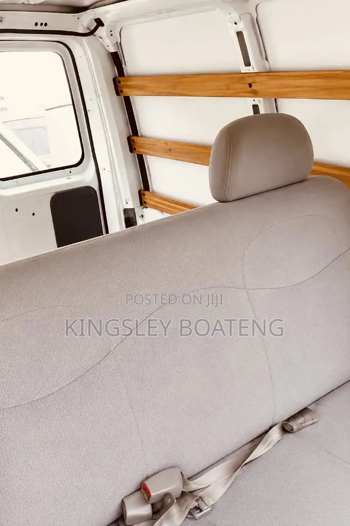 GMC Savana 2011 White
