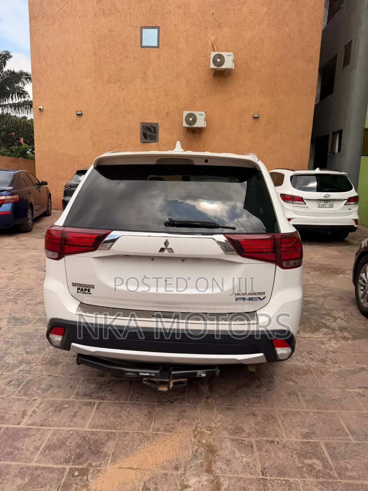 Mitsubishi Outlander 2017 White