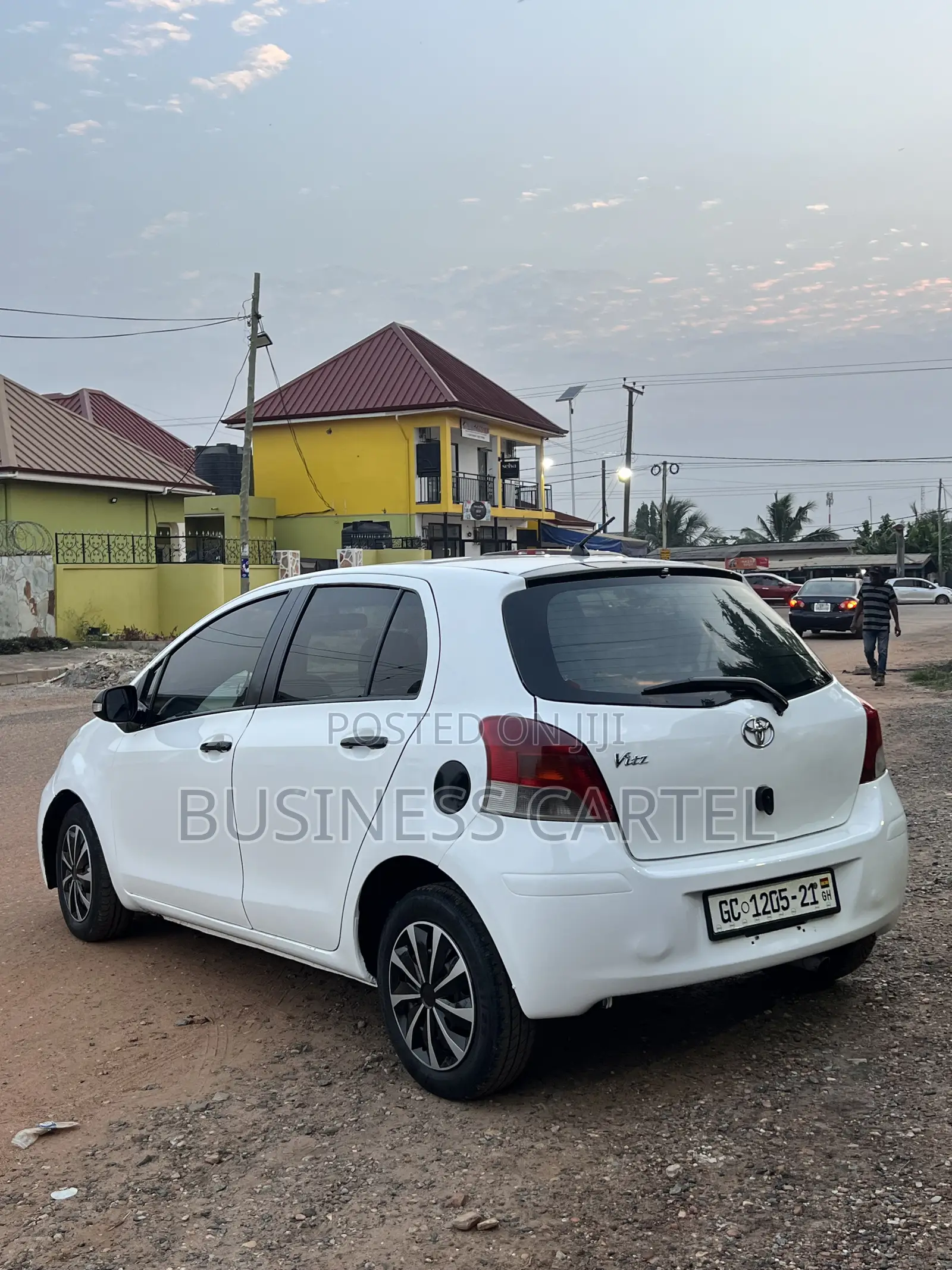 Toyota Vitz 2009 White