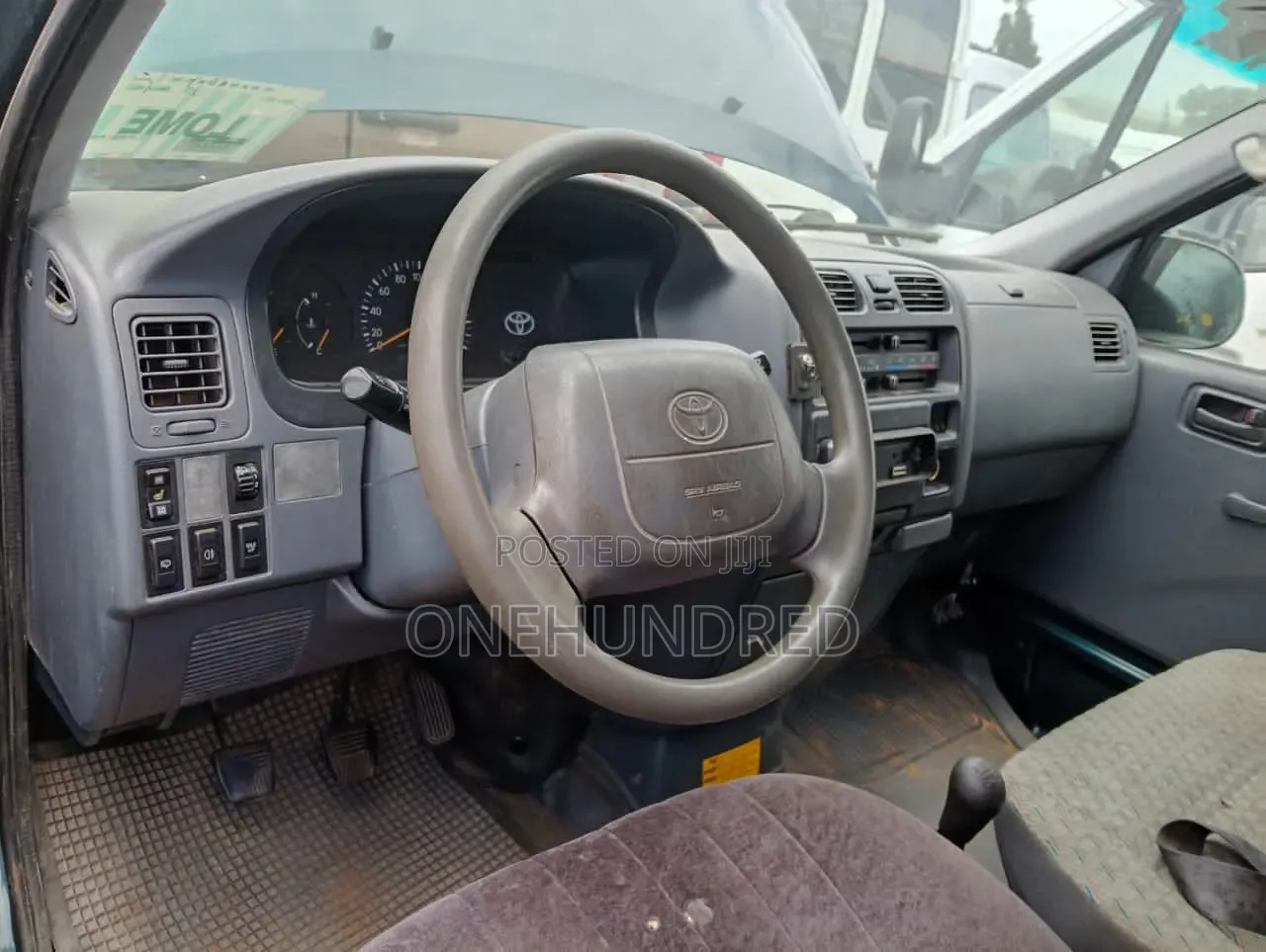 Toyota HiAce 1999 Blue