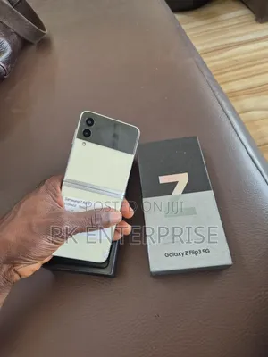 New Samsung Galaxy Z Flip 3 128 GB
