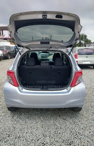 Toyota Vitz 1.5 FWD 3dr 2012 Silver